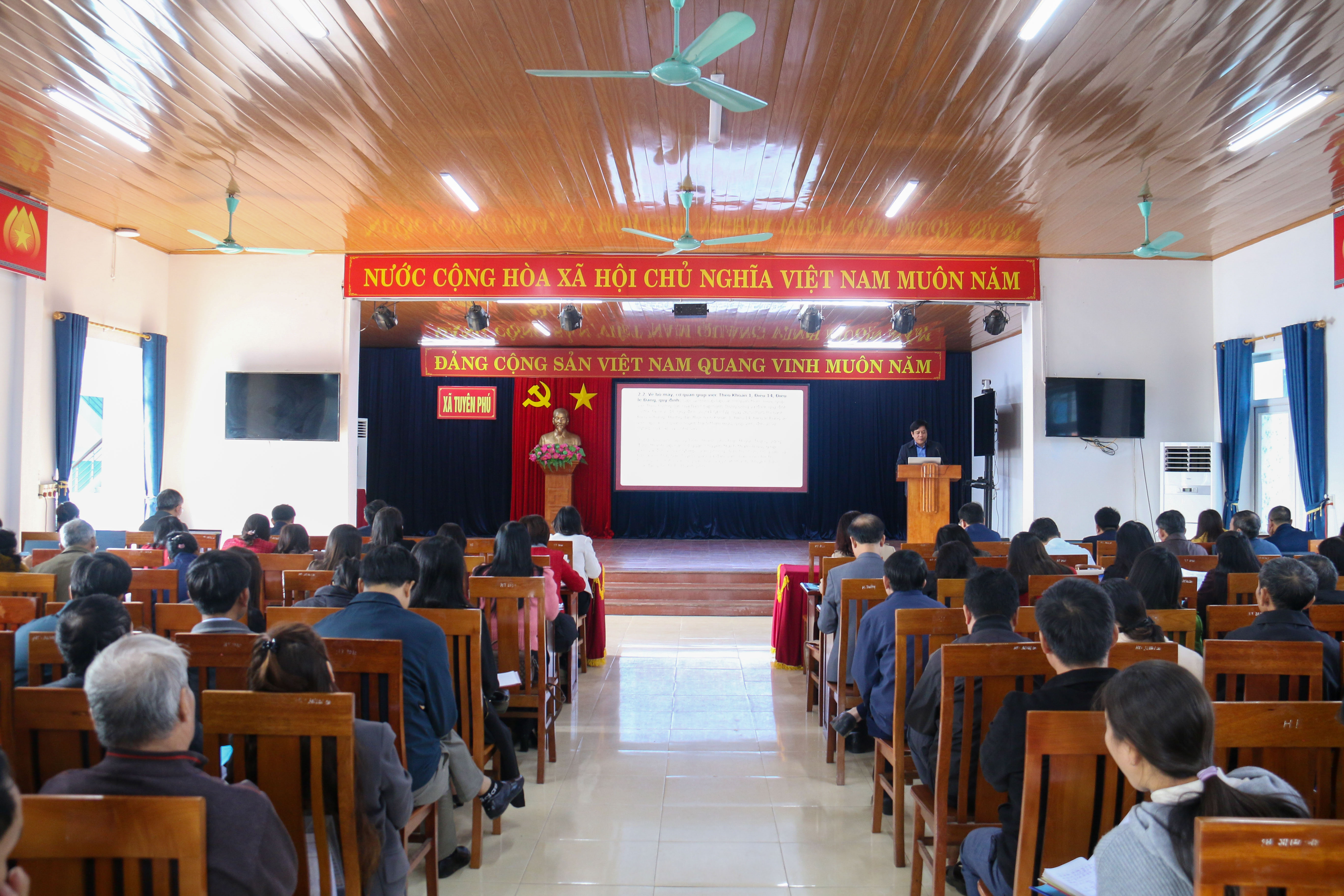 Toàn cảnh lớp bồi dường nghiệp vụ công tác kiểm tra, giám sát và thi hành kỷ luật của Đảng
